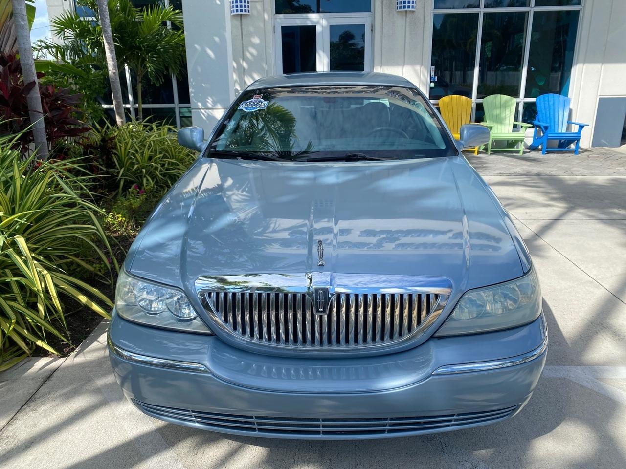 2006 Lincoln Town Car Signature LOW MILES 21,718 1 OWNER Pompano Beach FL