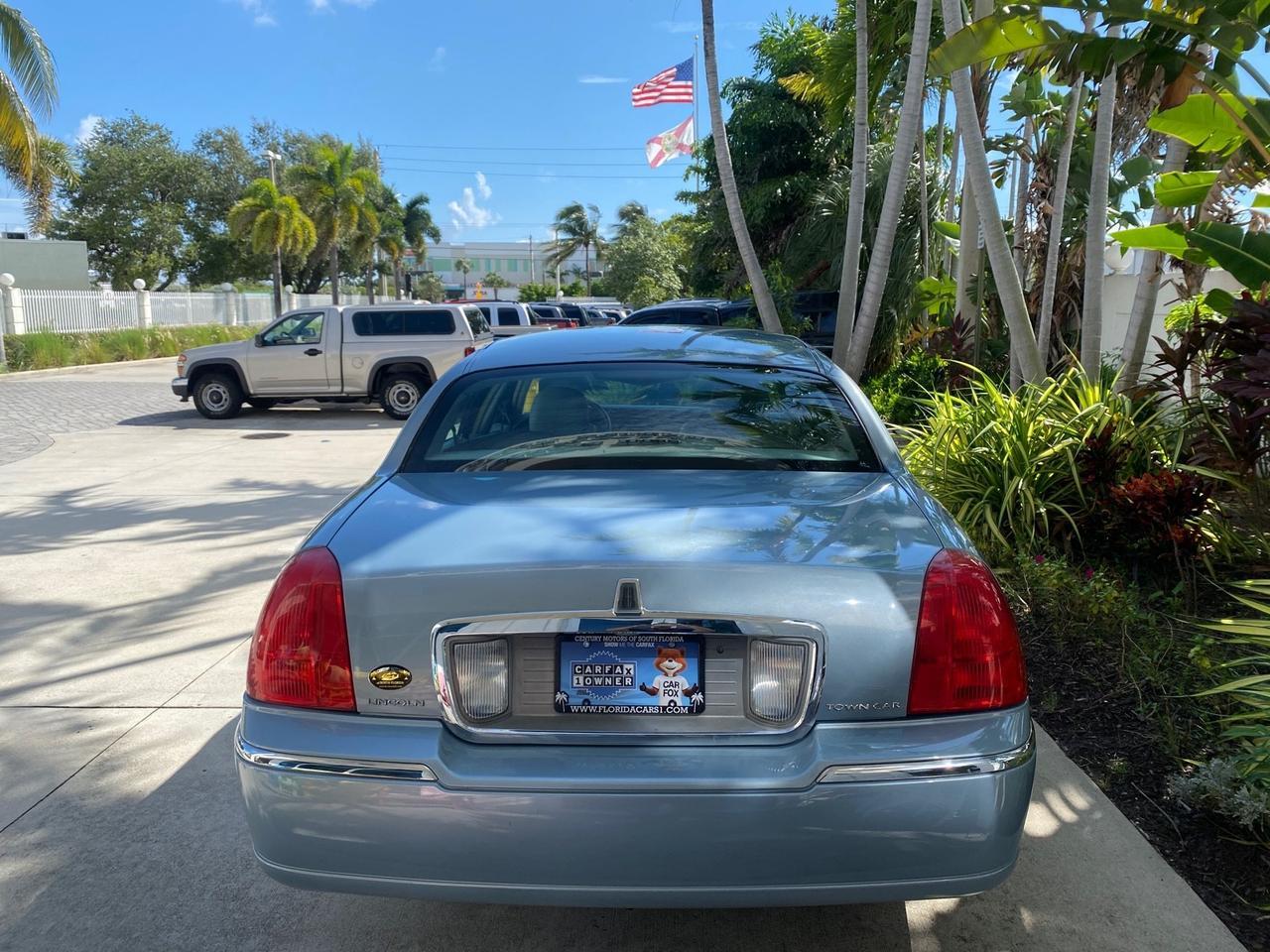 2006 Lincoln Town Car Signature LOW MILES 21,718 1 OWNER Pompano Beach FL