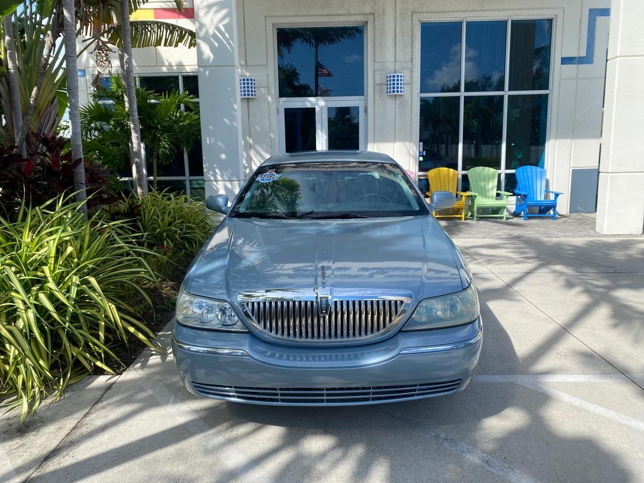 2006 Lincoln Town Car Signature LOW MILES 21,718 1 OWNER Pompano Beach FL