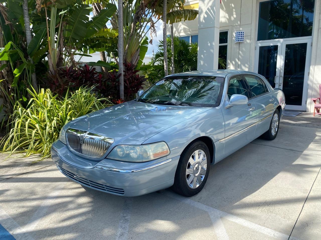2006 Lincoln Town Car Signature LOW MILES 21,718 1 OWNER Pompano Beach FL