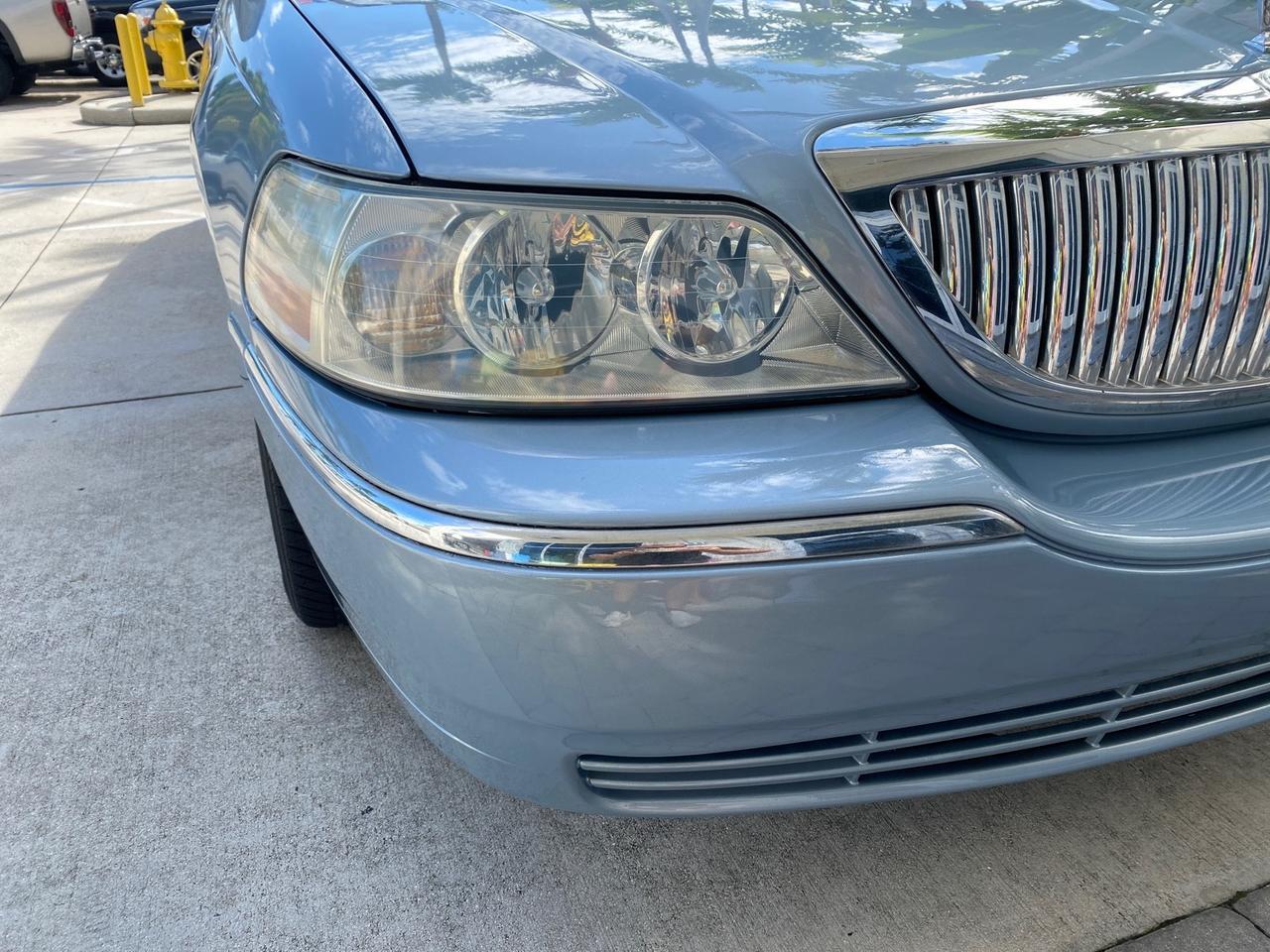 2006 Lincoln Town Car Signature LOW MILES 21,718 1 OWNER Pompano Beach FL