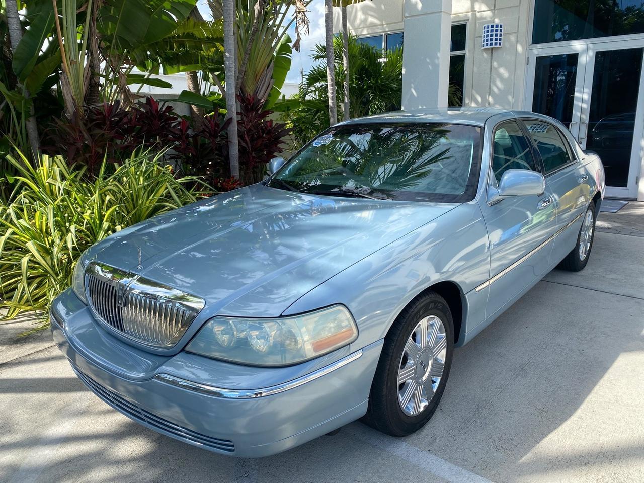 2006 Lincoln Town Car Signature LOW MILES 21,718 1 OWNER Pompano Beach FL