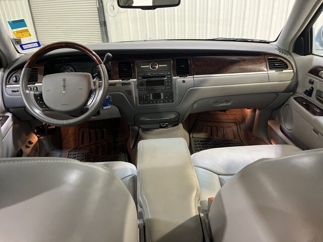 2006 Lincoln Town Car Signature Limited San Antonio TX