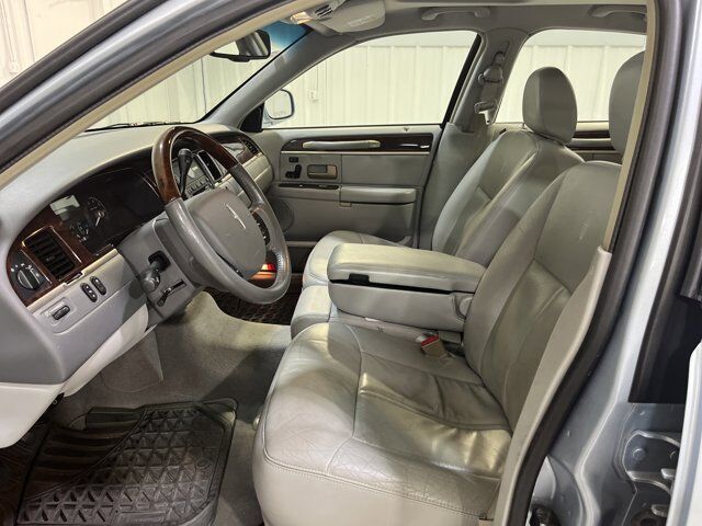 2006 Lincoln Town Car Signature Limited San Antonio TX