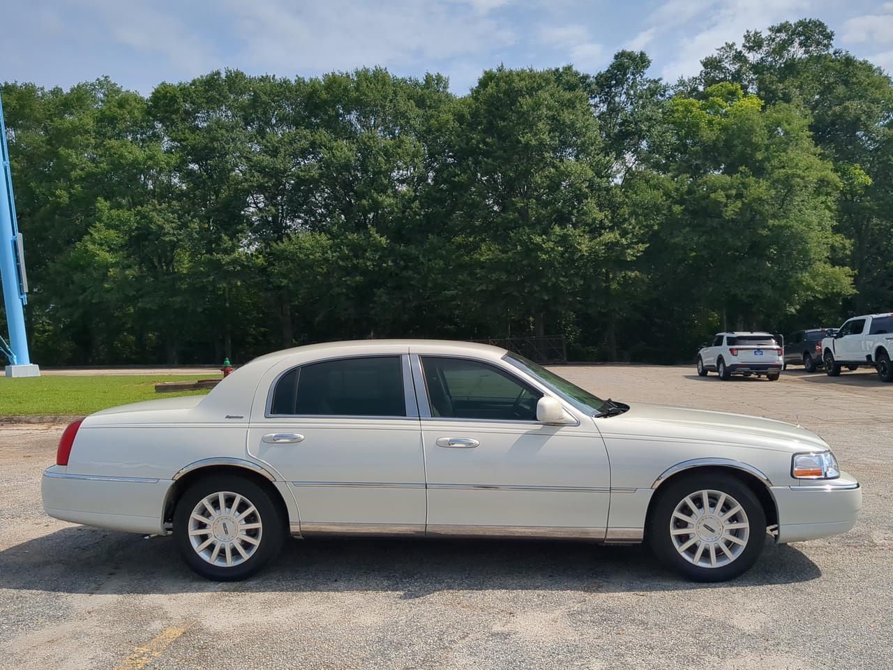 2006 Lincoln Town Car Signature Appleton WI