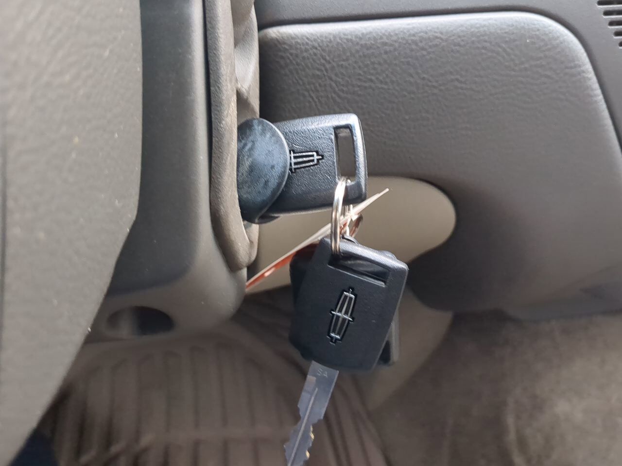 2006 Lincoln Town Car Signature Appleton WI