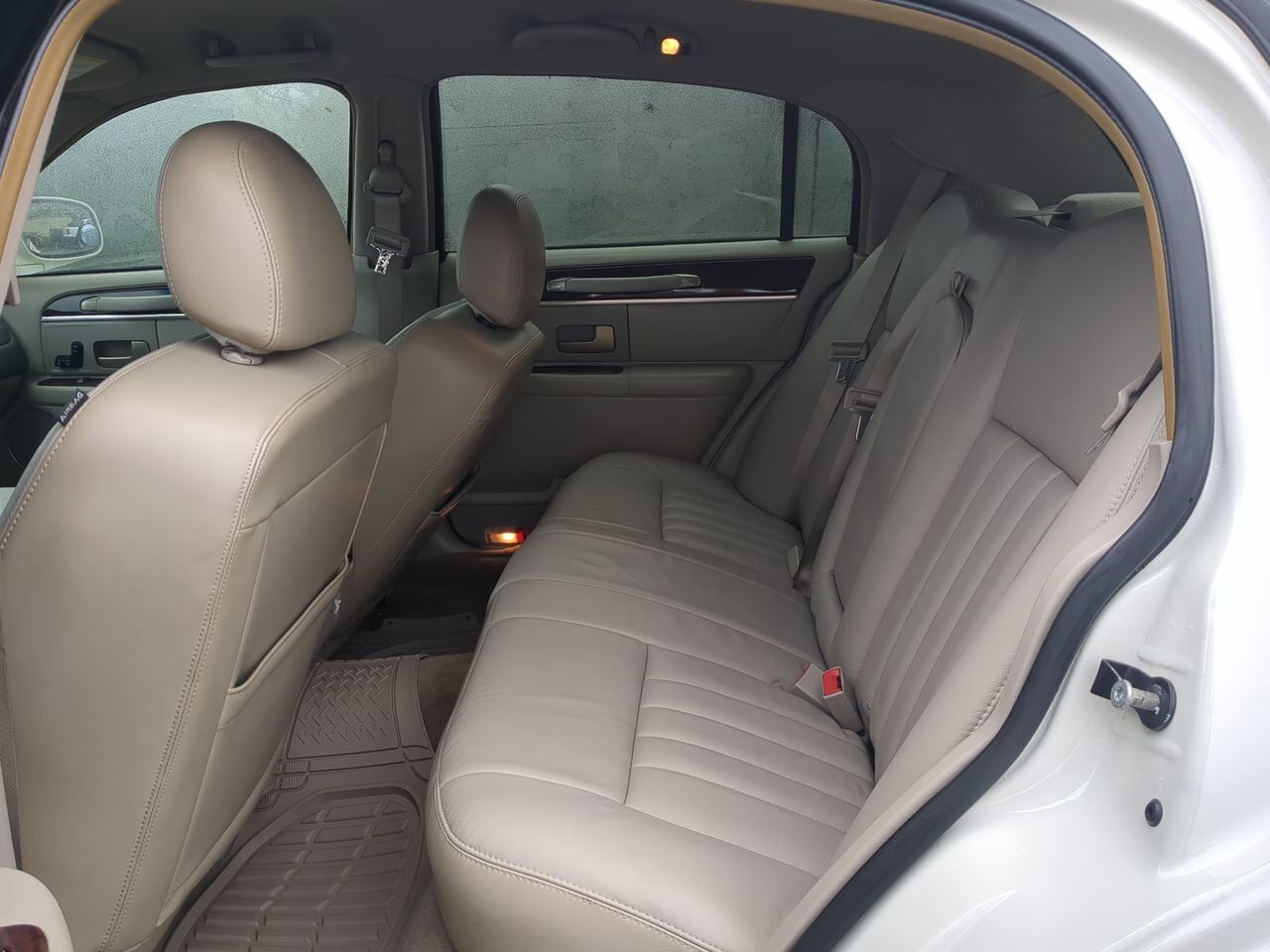 2006 Lincoln Town Car Signature Appleton WI