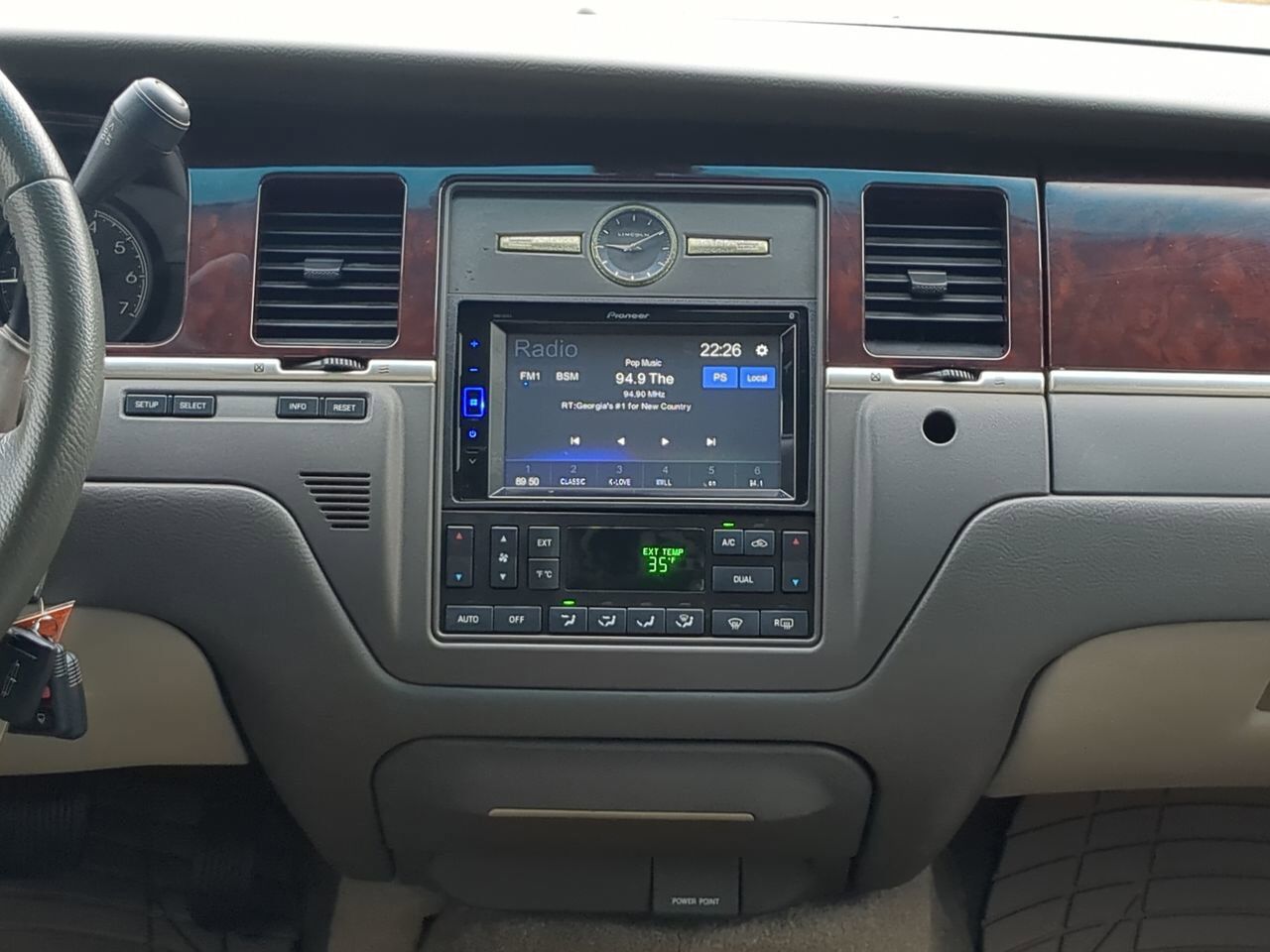 2006 Lincoln Town Car Signature Appleton WI