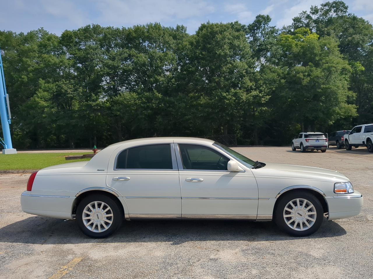 2006 Lincoln Town Car Signature Appleton WI