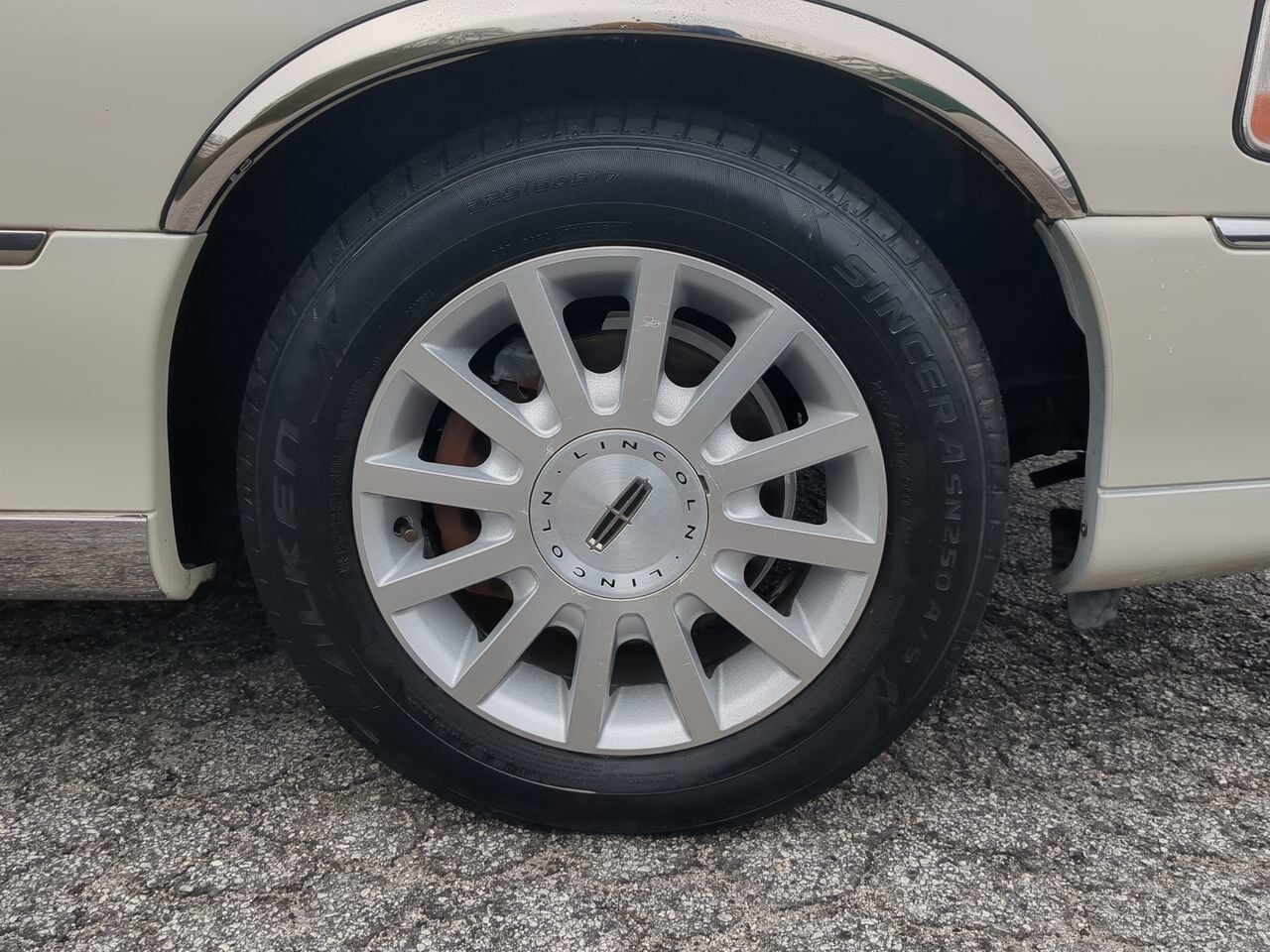 2006 Lincoln Town Car Signature Appleton WI