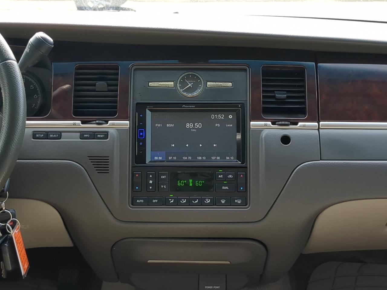 2006 Lincoln Town Car Signature Appleton WI
