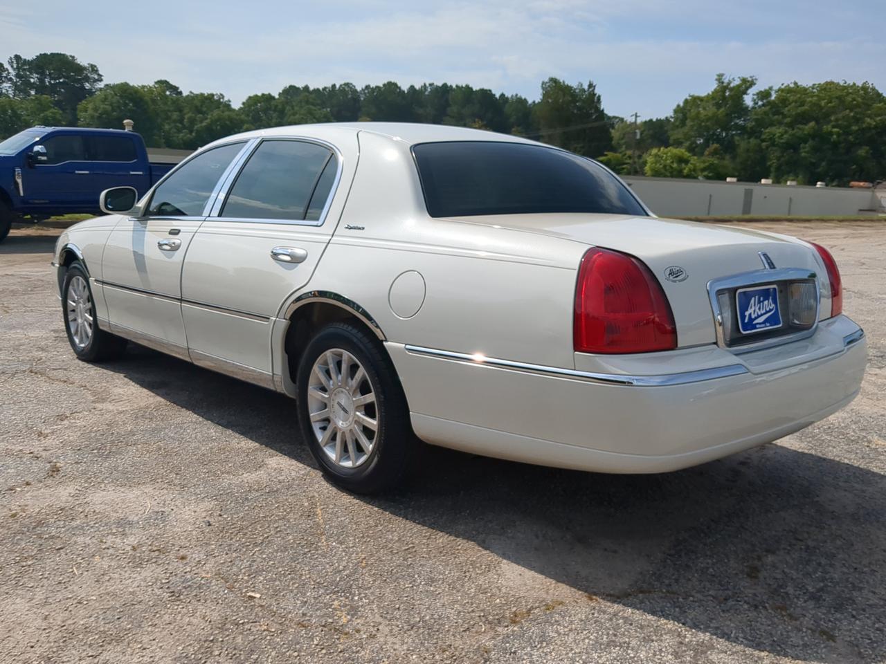 2006 Lincoln Town Car Signature Winder GA