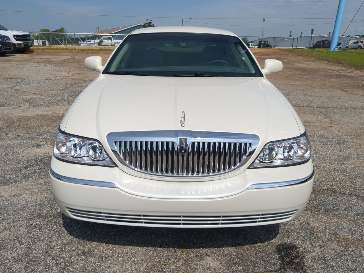 2006 Lincoln Town Car Signature Winder GA
