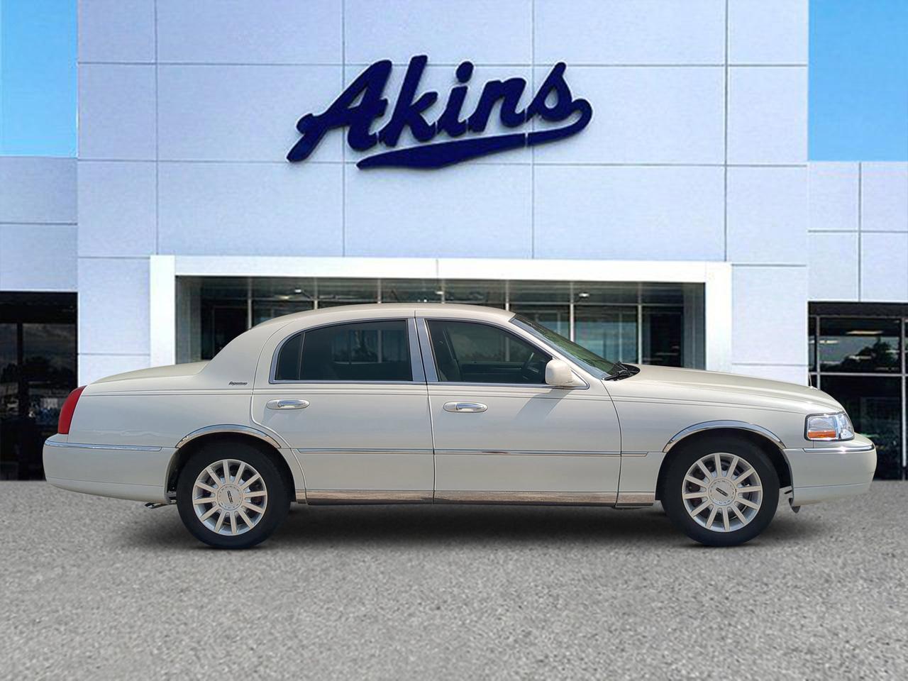 2006 Lincoln Town Car Signature