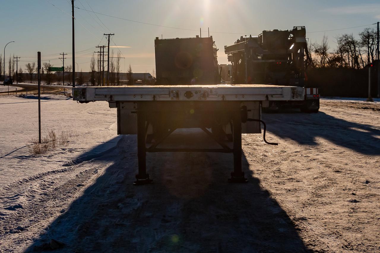 2006 Lode King Tridem 53 FT. Flatdeck Trailer Red Deer AB