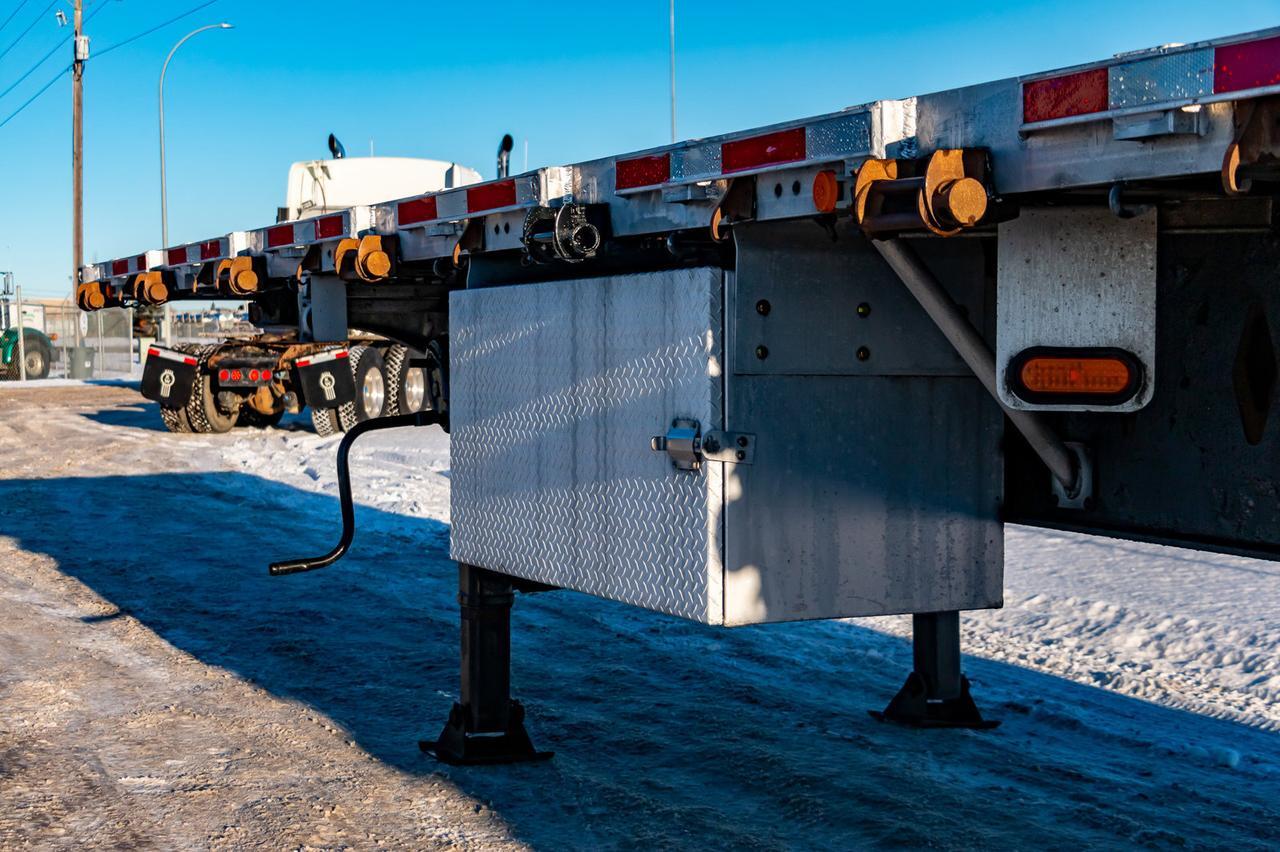 2006 Lode King Tridem 53 FT. Flatdeck Trailer Red Deer AB