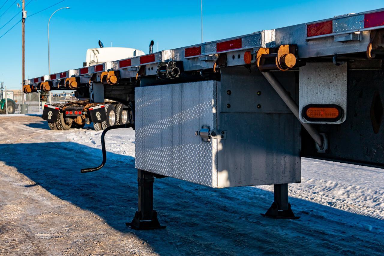 2006 Lode King Tridem 53 FT. Flatdeck Trailer Red Deer AB