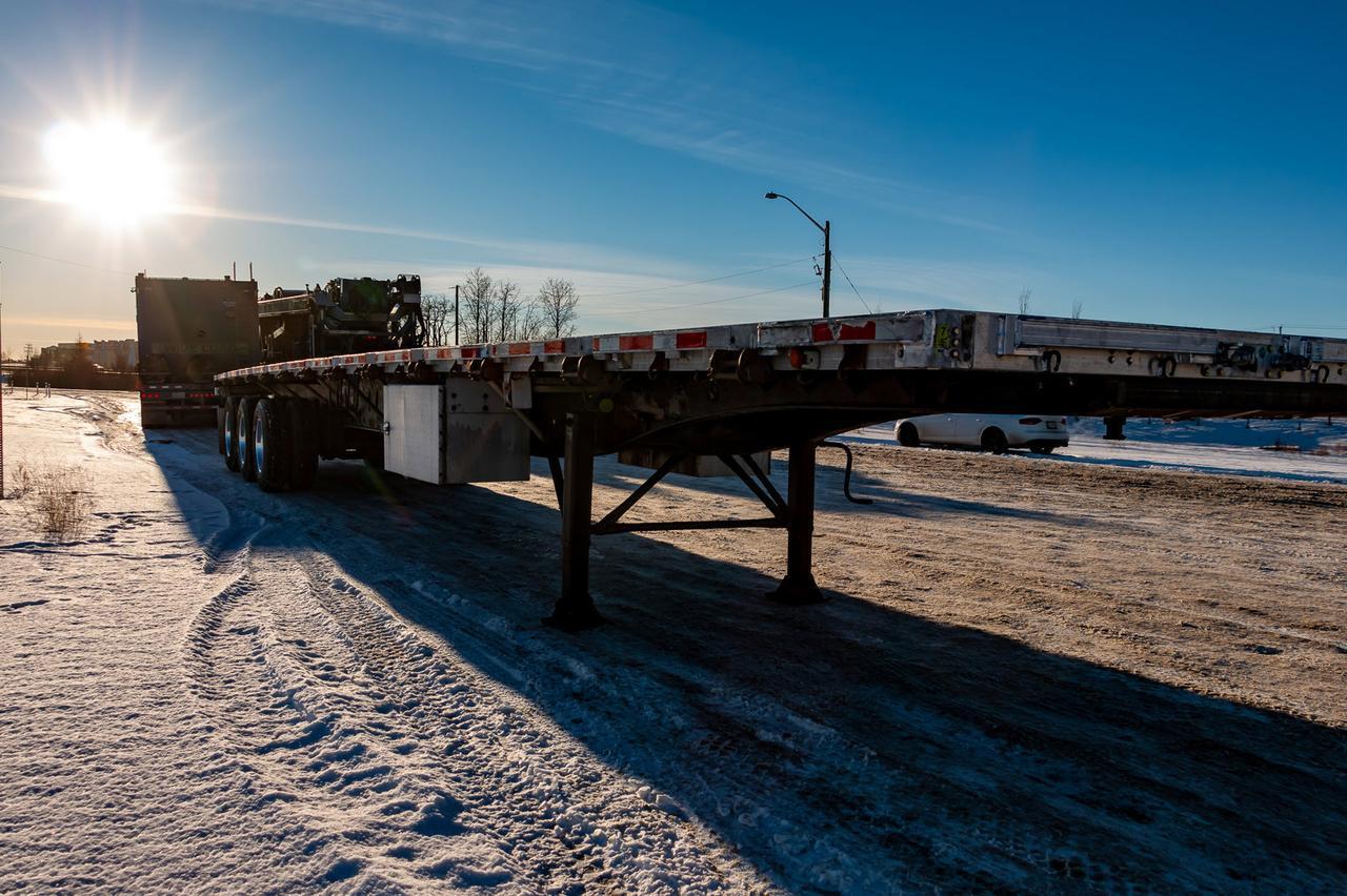 2006 Lode King Tridem 53 FT. Flatdeck Trailer Red Deer AB