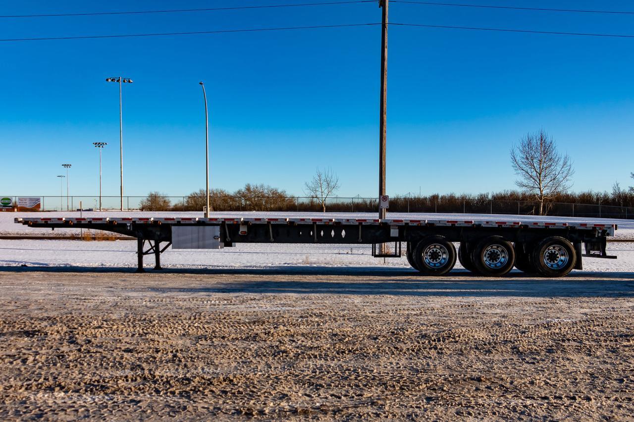 2006 Lode King Tridem 53 FT. Flatdeck Trailer