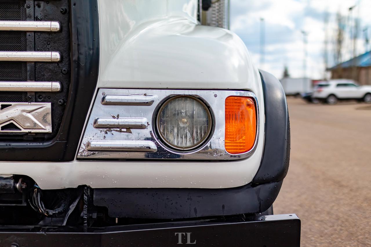 2006 Mack Granite CV713 Daycab & Chassis Heavy Spec Red Deer AB