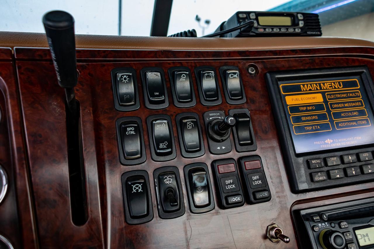 2006 Mack Granite CV713 Daycab & Chassis Heavy Spec Red Deer AB