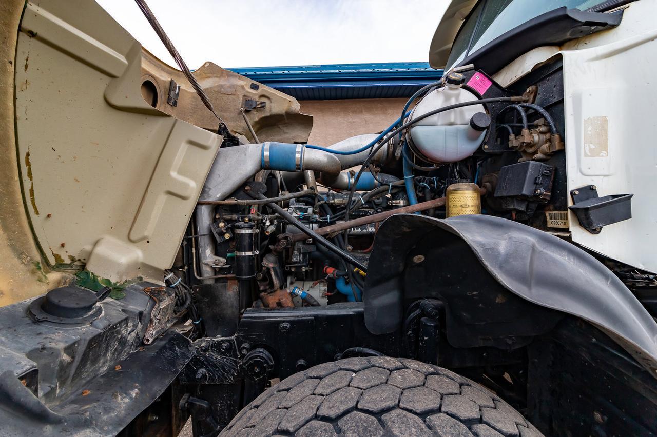 2006 Mack Granite CV713 Daycab & Chassis Heavy Spec Red Deer AB