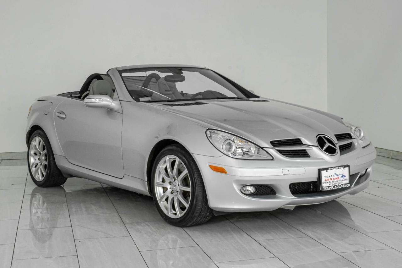 2006 Mercedes-Benz SLK 350 AUTOMATIC NAVIGATION LEATHER HEATED SEATS AIRSCARF HARMAN KARDON Carrollton TX