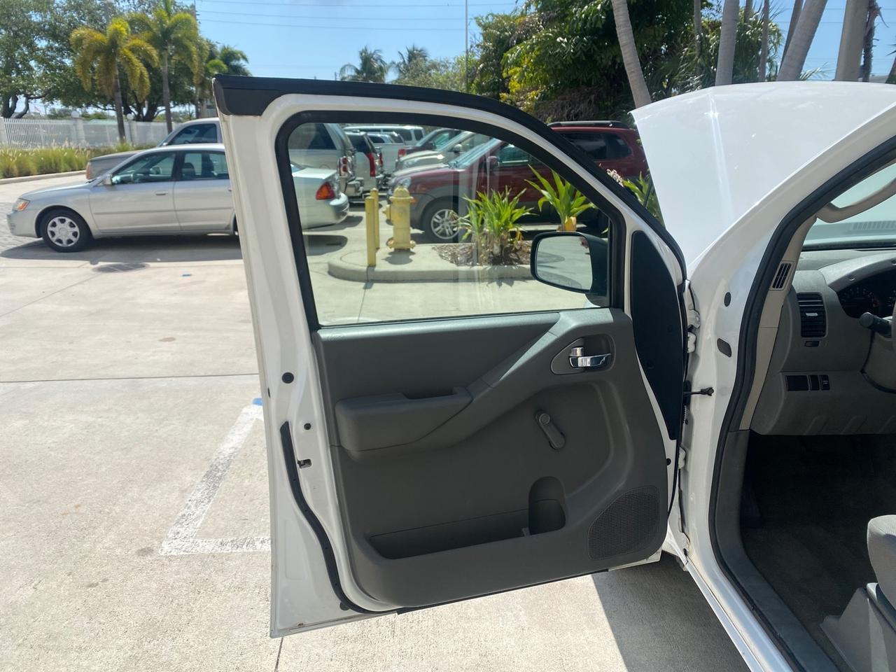 2006 Nissan Frontier XE LOW MILES NO ACCIDENTS Pompano Beach FL