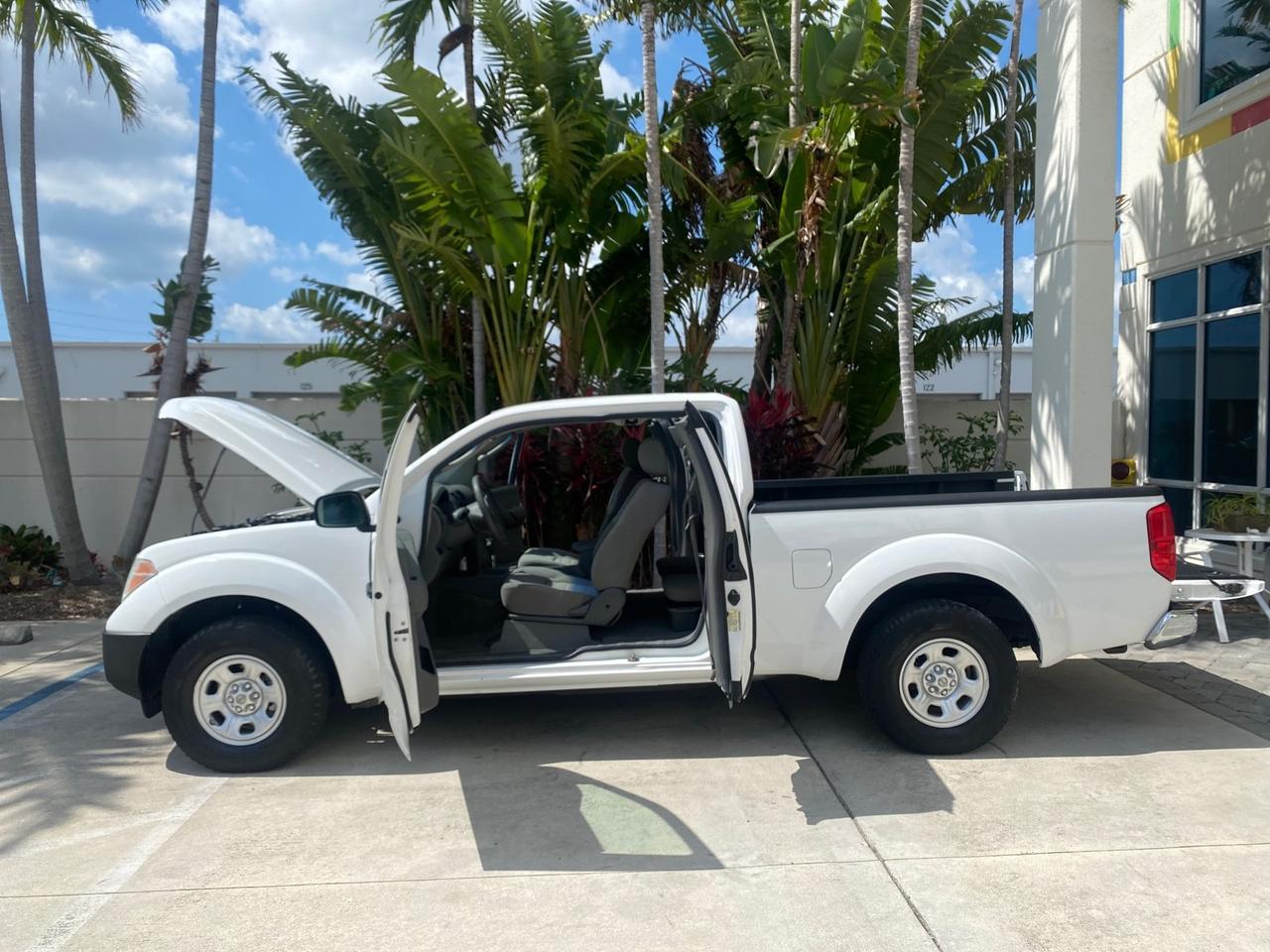 2006 Nissan Frontier XE LOW MILES NO ACCIDENTS Pompano Beach FL