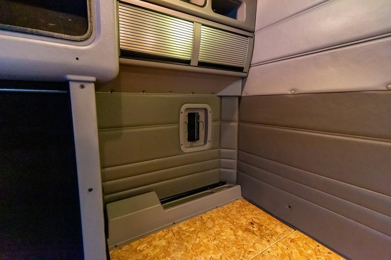 2006 Peterbilt 379 Longnose Tractor Sleeper Red Deer AB