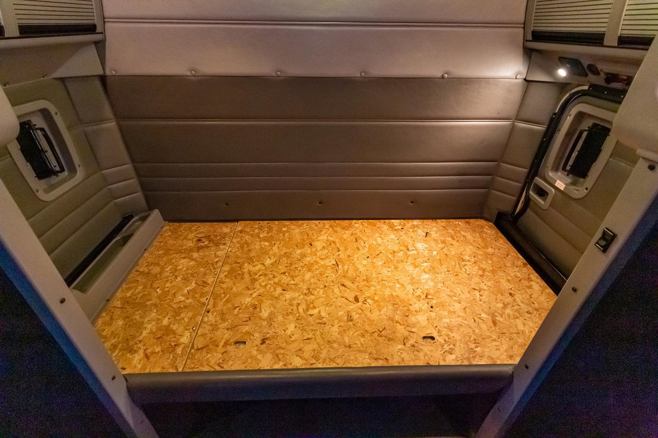 2006 Peterbilt 379 Longnose Tractor Sleeper Red Deer AB