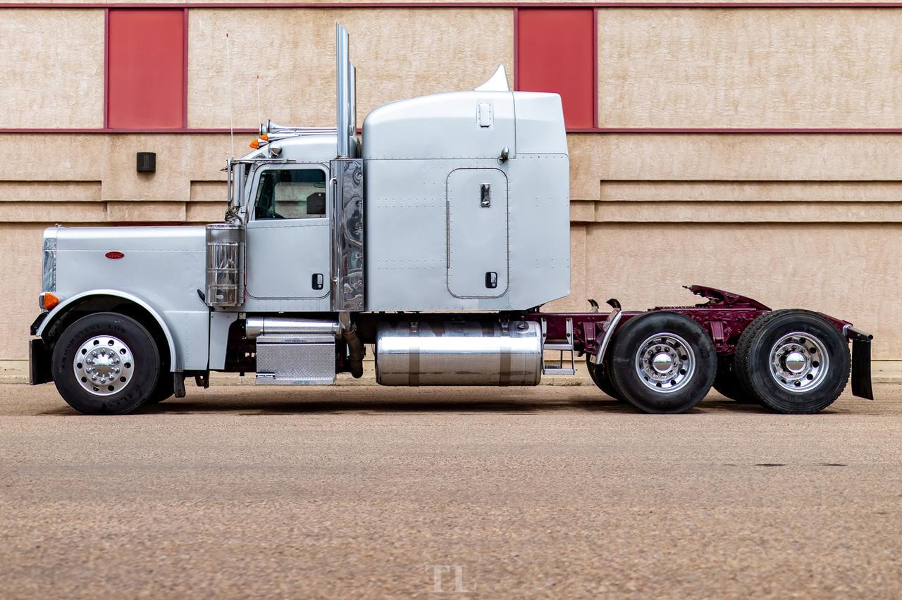 2006 Peterbilt 379 Longnose Tractor Sleeper Red Deer AB