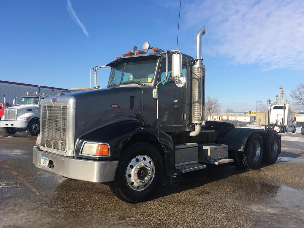 2006 Peterbilt 385 Eau Claire MN 2006 Peterbilt 385 Eau Claire MN