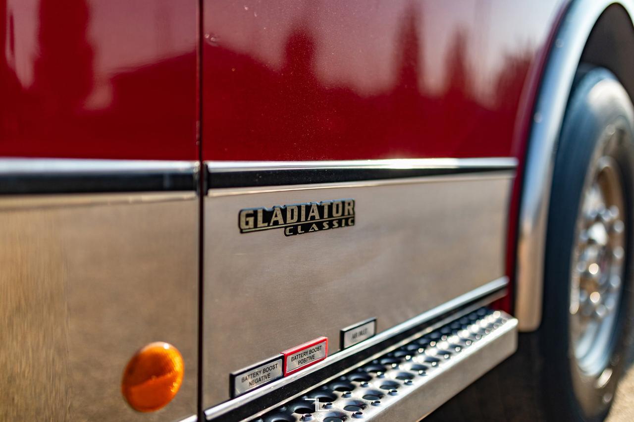 2006 Spartan Motors E1 Gladiator Pumper Firetruck Red Deer AB