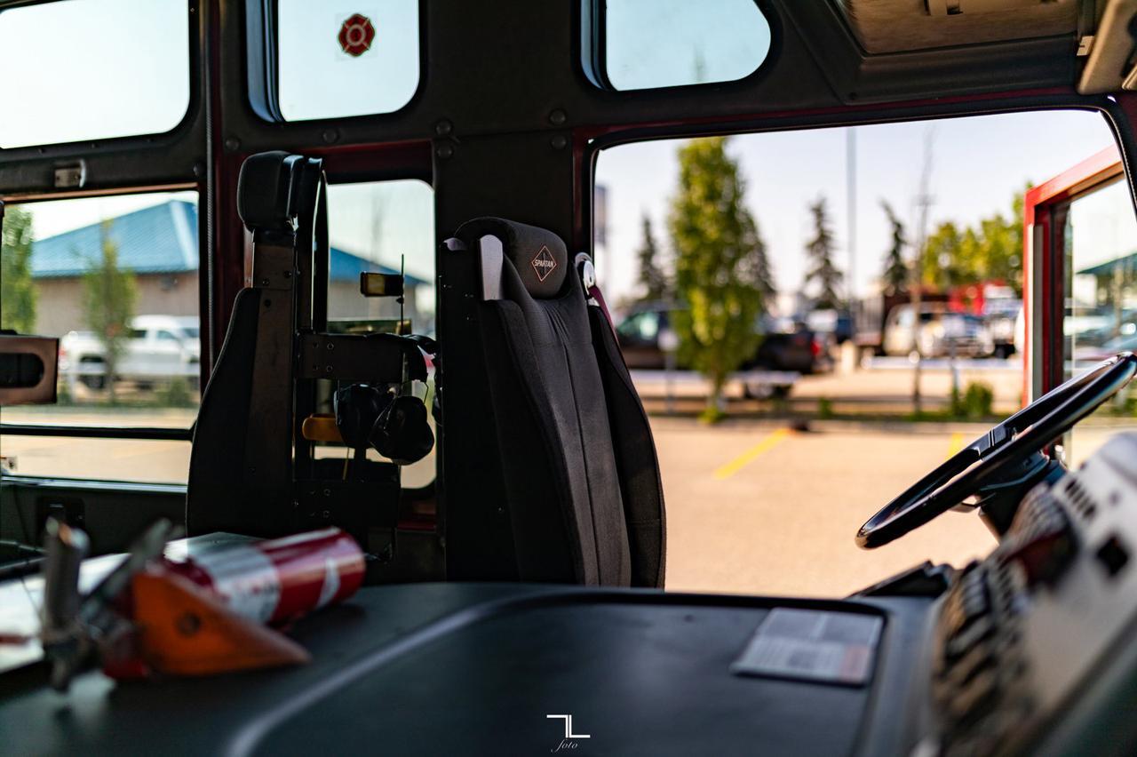 2006 Spartan Motors E1 Gladiator Pumper Firetruck Red Deer AB