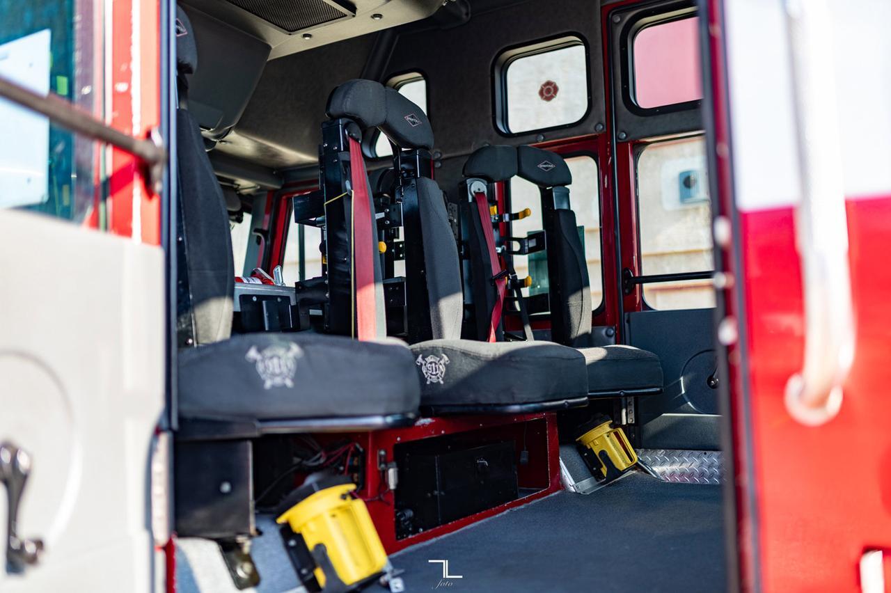 2006 Spartan Motors E1 Gladiator Pumper Firetruck Red Deer AB