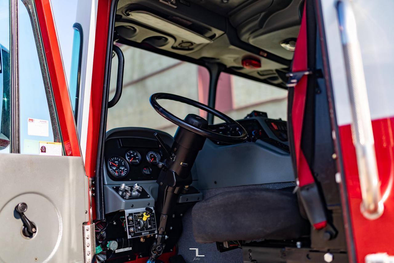 2006 Spartan Motors E1 Gladiator Pumper Firetruck Red Deer AB