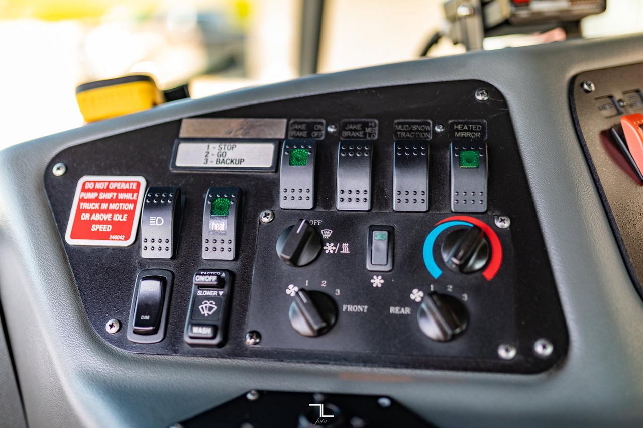 2006 Spartan Motors E1 Gladiator Pumper Firetruck Red Deer AB