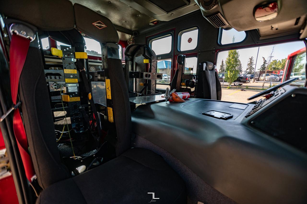 2006 Spartan Motors E1 Gladiator Pumper Firetruck Red Deer AB