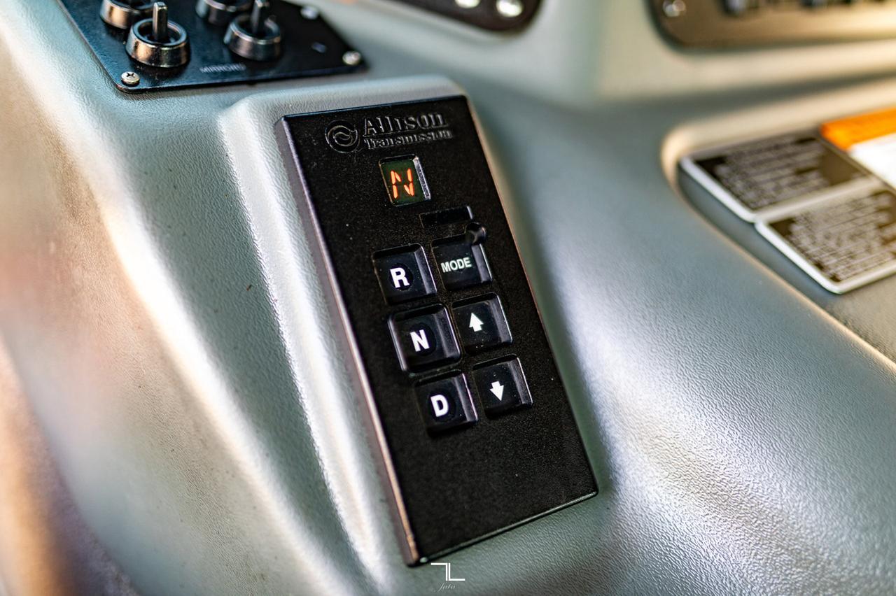 2006 Spartan Motors E1 Gladiator Pumper Firetruck Red Deer AB