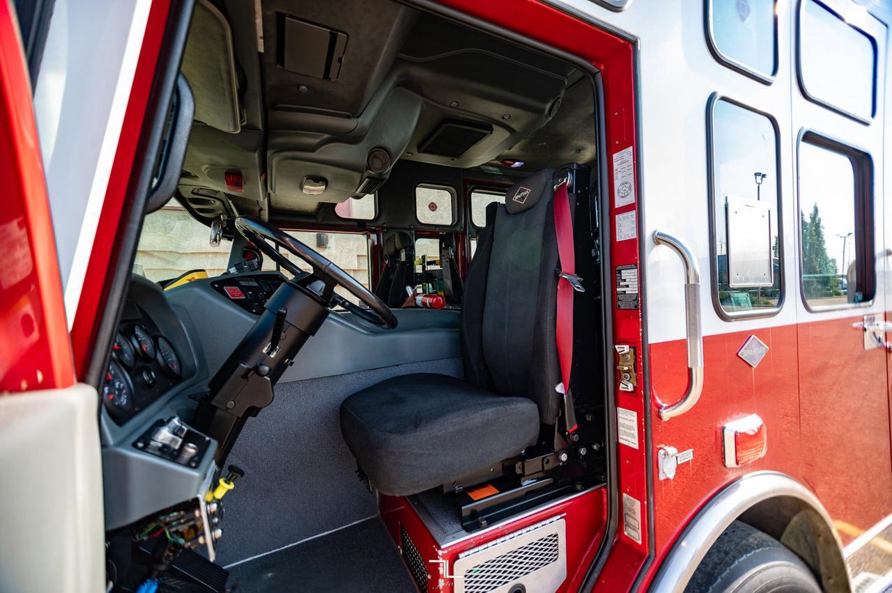 2006 Spartan Motors E1 Gladiator Pumper Firetruck Red Deer AB