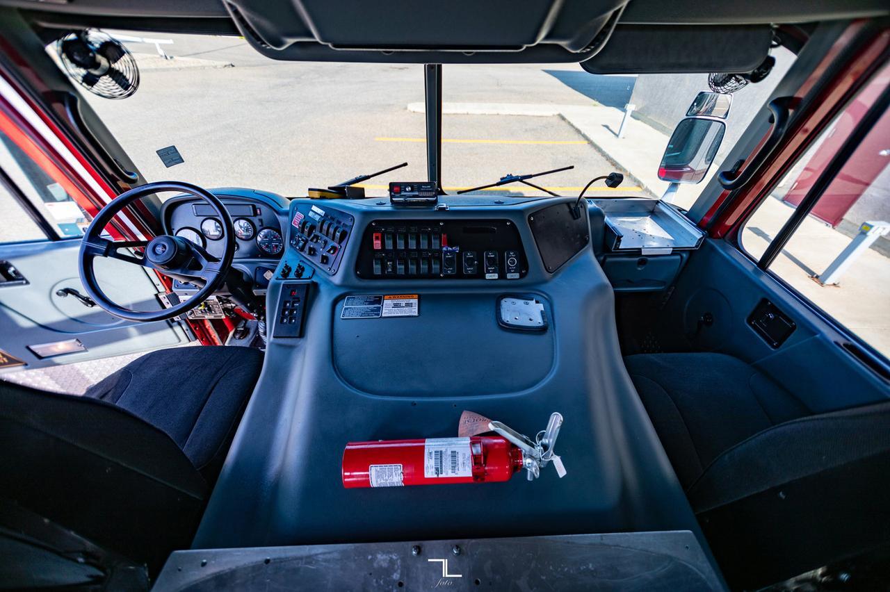 2006 Spartan Motors E1 Gladiator Pumper Firetruck Red Deer AB