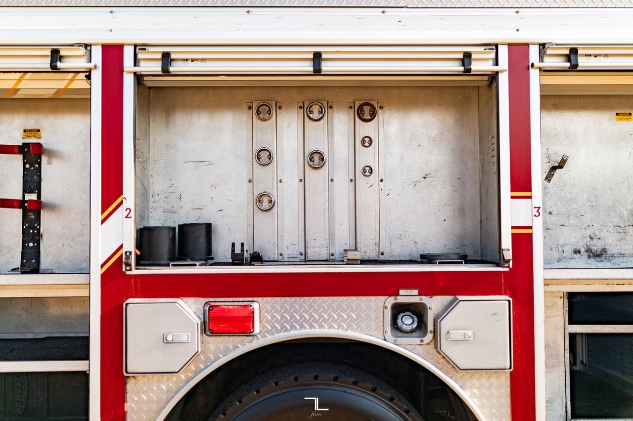 2006 Spartan Motors E1 Gladiator Pumper Firetruck Red Deer AB