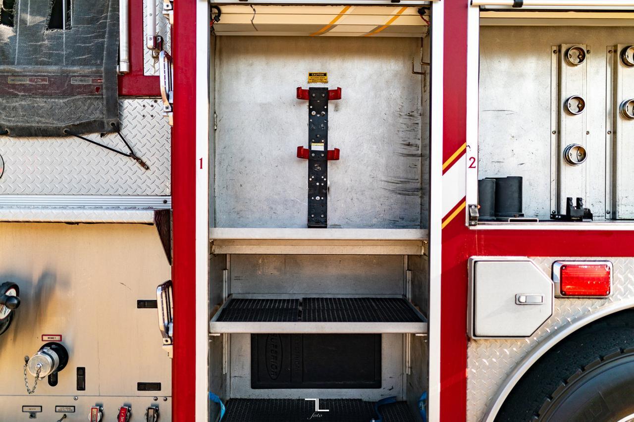 2006 Spartan Motors E1 Gladiator Pumper Firetruck Red Deer AB