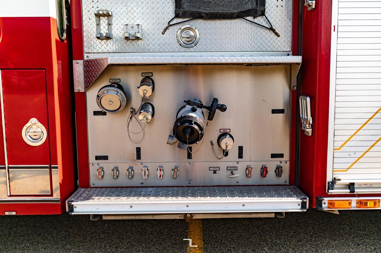 2006 Spartan Motors E1 Gladiator Pumper Firetruck Red Deer AB