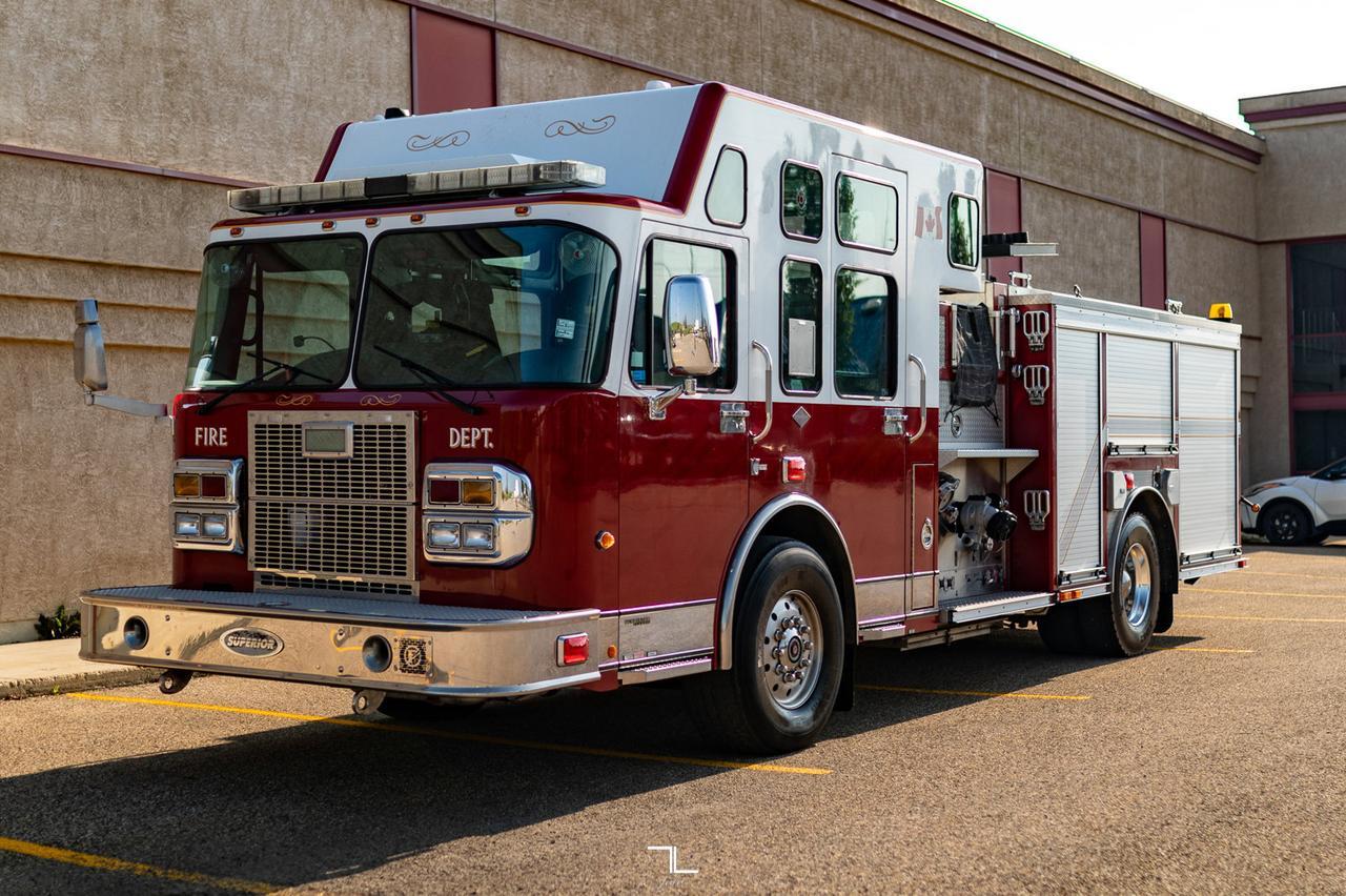 2006 Spartan Motors E1 Gladiator Pumper Firetruck Red Deer AB