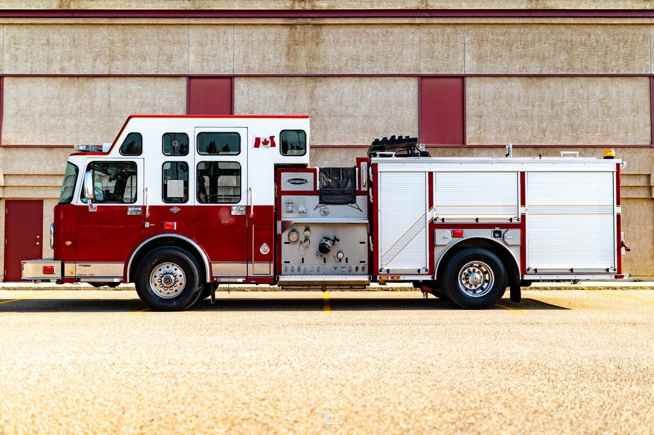2006 Spartan Motors E1 Gladiator Pumper Firetruck Red Deer AB