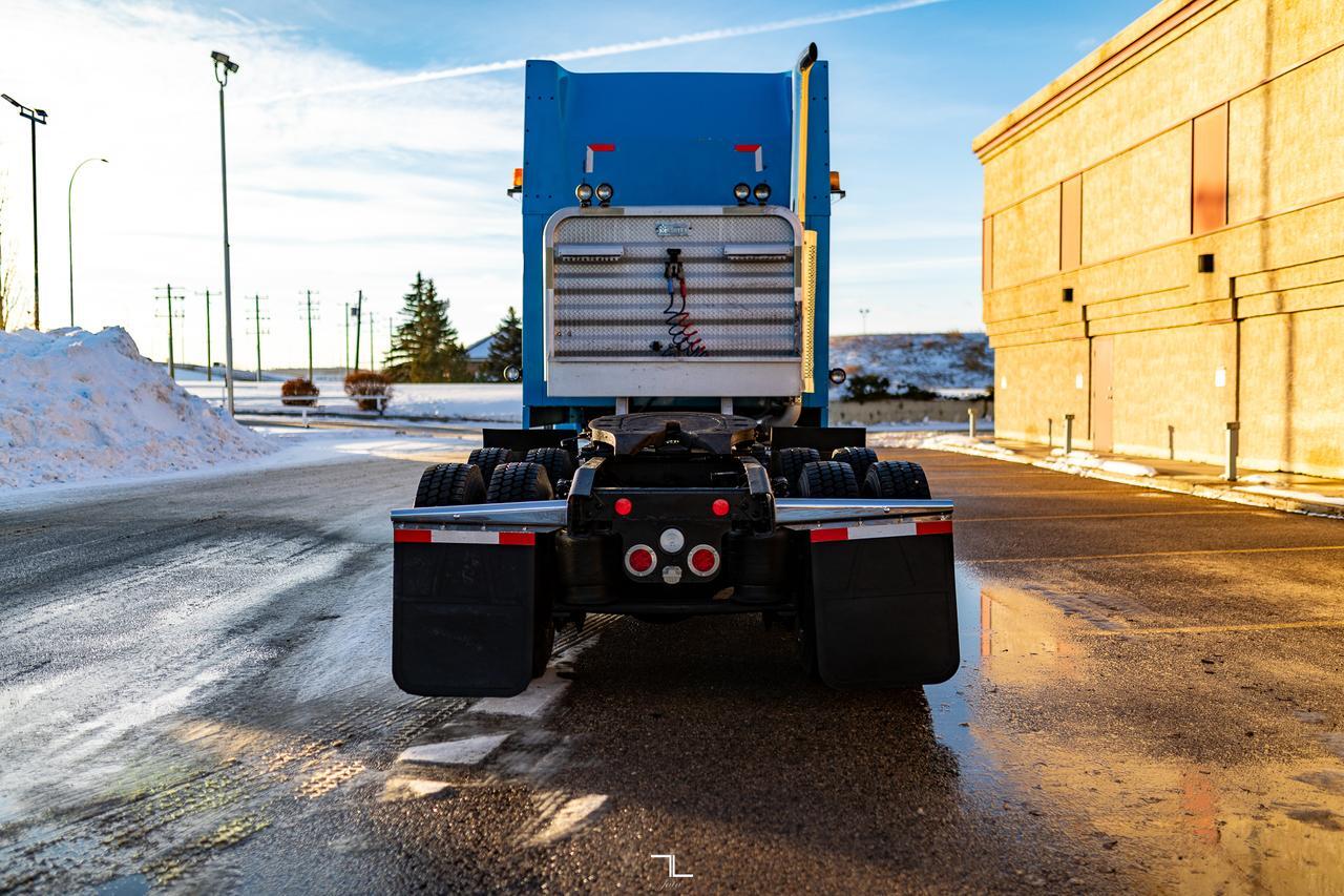 2006 Sterling LT 9500 Tractor Sleeper Heavy Spec Diesel Red Deer AB
