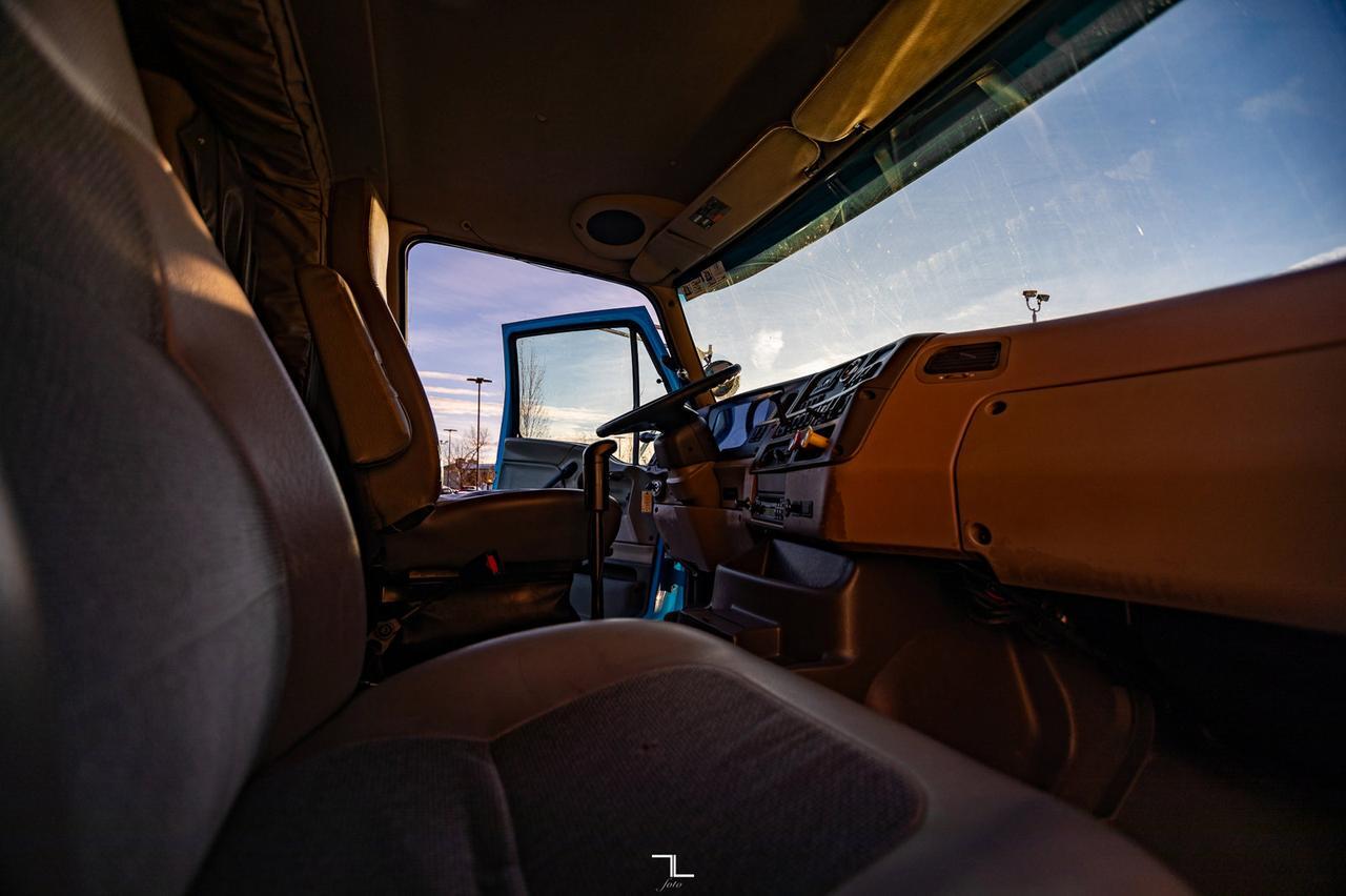 2006 Sterling LT 9500 Tractor Sleeper Heavy Spec Diesel Red Deer AB