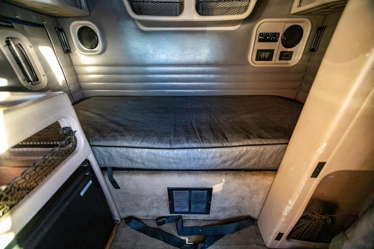 2006 Sterling LT 9500 Tractor Sleeper Heavy Spec Diesel Red Deer AB